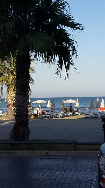 La C Mer Daire Larnaca